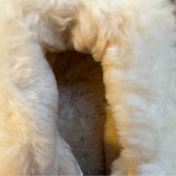 Minnetonka Brown Fur Lined slippers - Picture 4 of 6